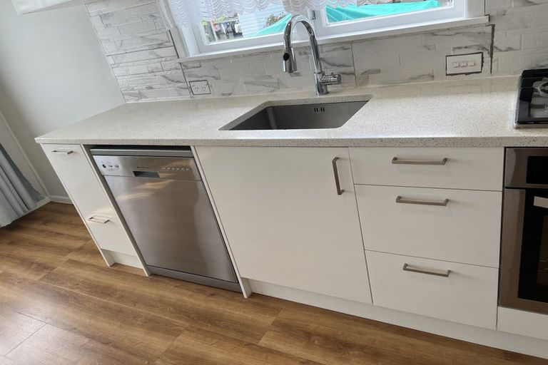 Photo of property in 14 Blenheim Street, Glenfield, Auckland, 0629