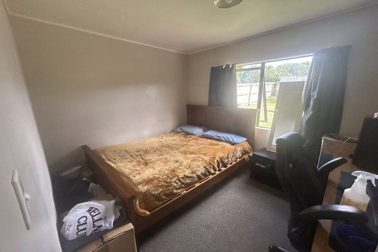 Photo of property in 1/21 Lowtherhurst Road, Massey, Auckland, 0614