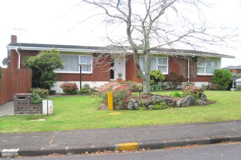 Photo of property in 1 Jeff Place, Howick, Auckland, 2014