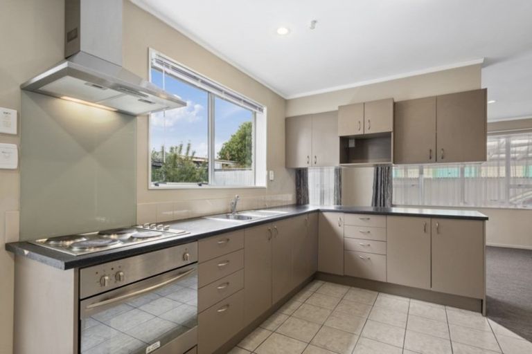 Photo of property in 2/48 Gibbons Street, Upper Hutt Central, Upper Hutt, 5018