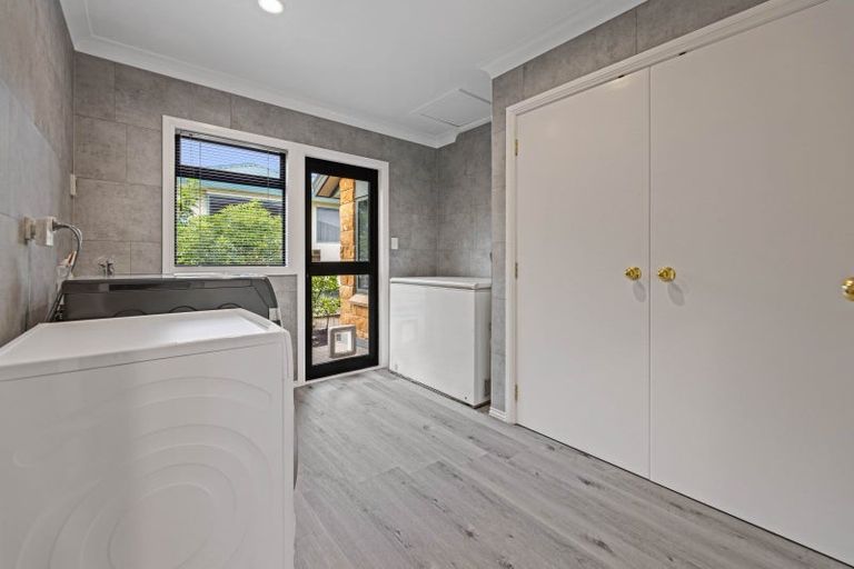 Photo of property in 34 Kinder Street, Acacia Bay, Taupo, 3330