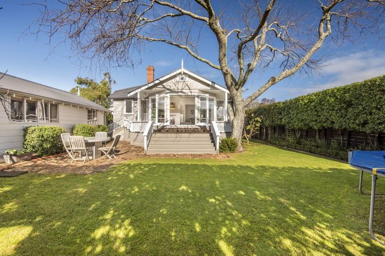 Photo of property in 242 Lake Road, Hauraki, Auckland, 0622