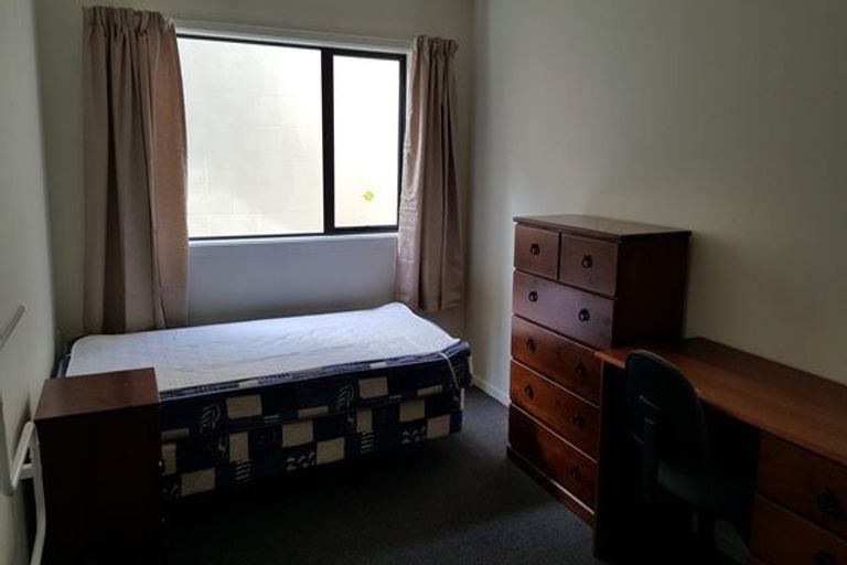 Photo of property in 8d Schnapper Rock Road, Schnapper Rock, Auckland, 0632