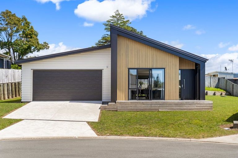Photo of property in 9 Lynette Place, Pauanui, 3579