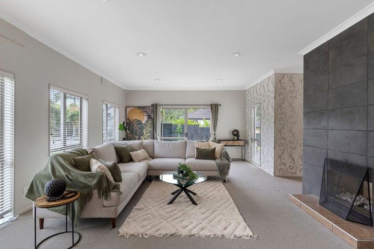 Photo of property in 17 Miromiro Street, Greenhithe, Auckland, 0632