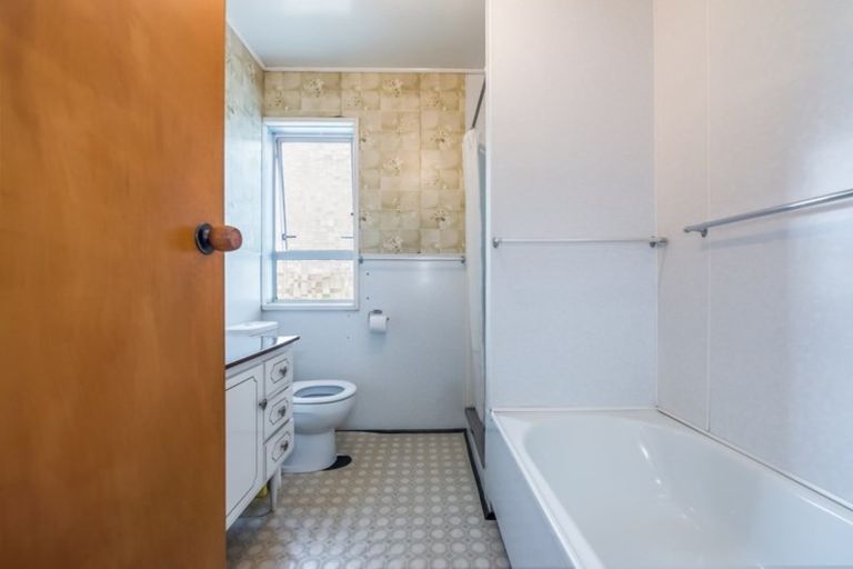 Photo of property in 56 Hautana Street, Woburn, Lower Hutt, 5010