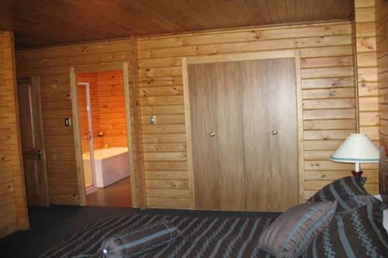 Photo of property in 277 Gully Road, Happy Valley, Tuatapere, 9691