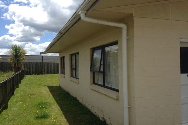 Photo of property in 2 Scott Avenue, Owhata, Rotorua, 3010