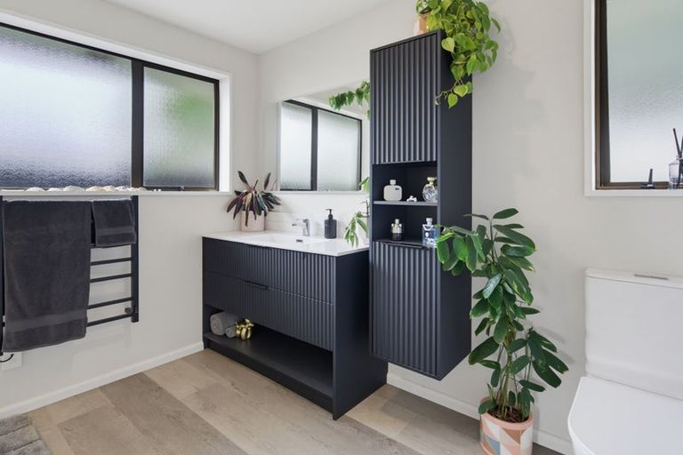 Photo of property in 2/244 Main Road North, Redwood, Christchurch, 8051