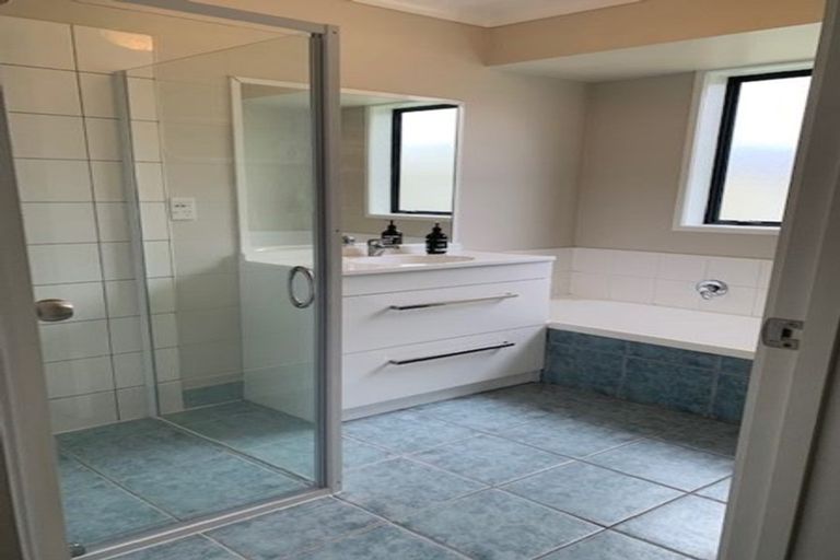 Photo of property in 4 Buckingham Place, Rototuna North, Hamilton, 3210