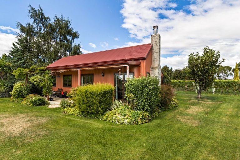 Photo of property in 1 Shortcut Road, Cromwell, 9310