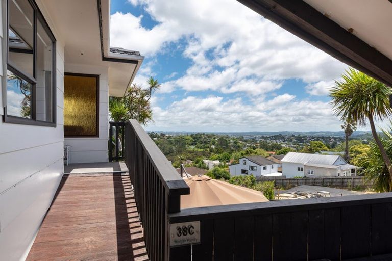 Photo of property in 1/38 Birkdale Road, Birkdale, Auckland, 0626