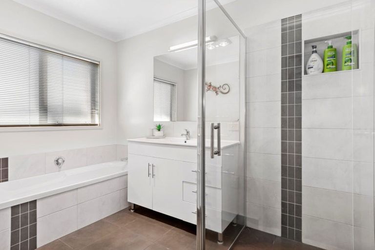 Photo of property in 129 Rowesdale Drive, Ohauiti, Tauranga, 3112