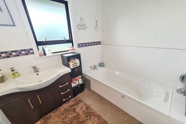 Photo of property in 47 Crownhill Street, Spotswood, New Plymouth, 4310