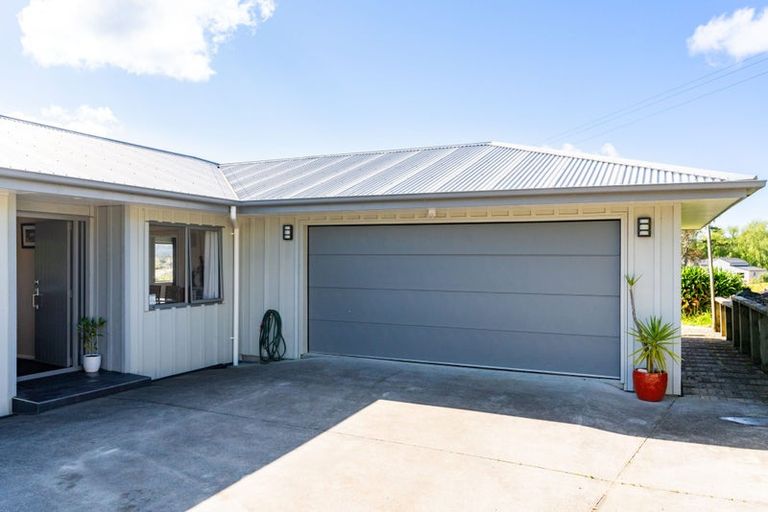 Photo of property in 11 Lupis Way, Kaiwaka, 0573