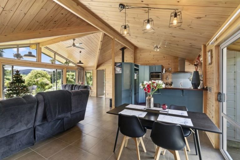 Photo of property in 49 Kakariki Way, Whitemans Valley, Upper Hutt, 5371