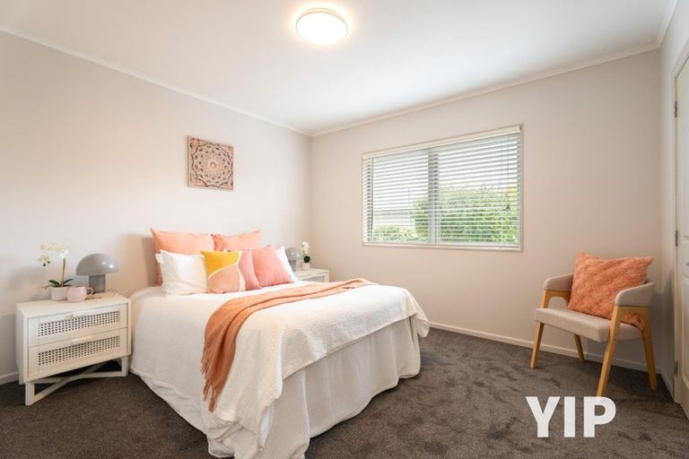 Photo of property in 14 Cheyne Walk, Newlands, Wellington, 6037