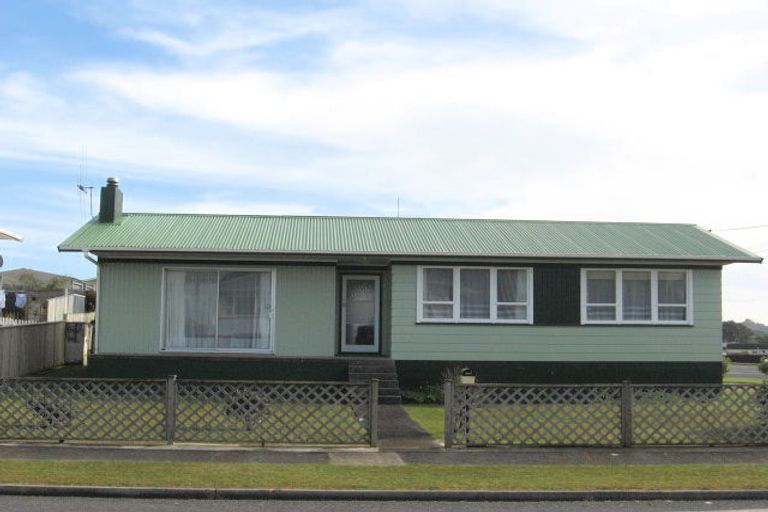 Photo of property in 2 Winston Street, Tikipunga, Whangarei, 0112