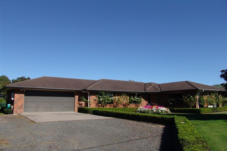 Photo of property in 17 Mangauika Road, Pirongia, Te Awamutu, 3876