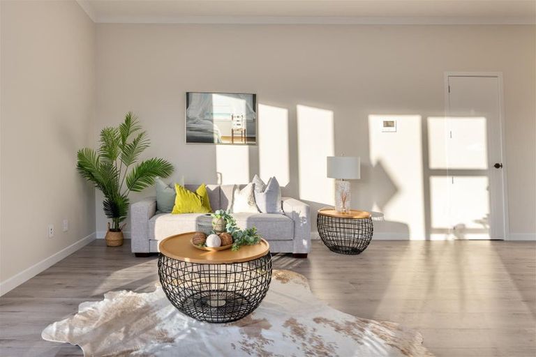 Photo of property in 16 Taiororua Avenue, Massey, Auckland, 0614