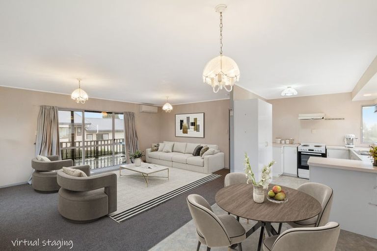 Photo of property in 53 Edgewater Parade, Waiuku, 2123