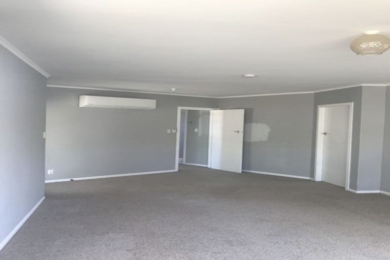 Photo of property in 67 Carrington Avenue, Silverdale, Hamilton, 3216