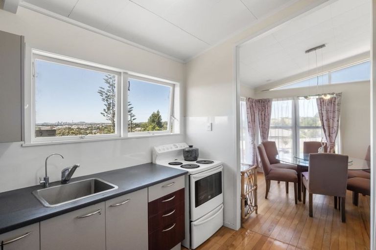 Photo of property in 24 Sycamore Drive, Sunnynook, Auckland, 0620