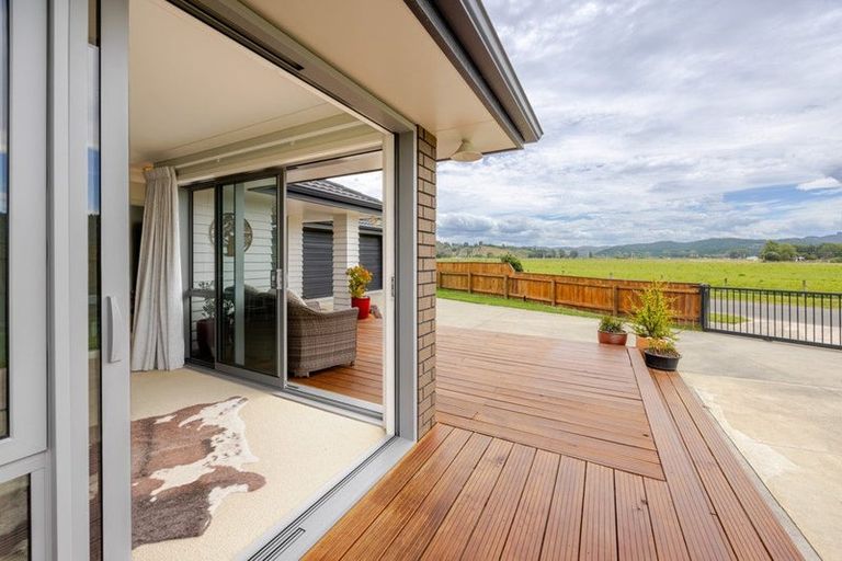 Photo of property in 11 Pohutukawa Drive, Eskdale, Napier, 4182