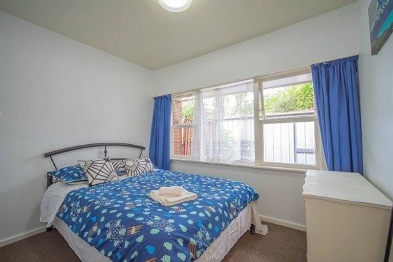 Photo of property in 2/7 Kipax Place, Riccarton, Christchurch, 8011