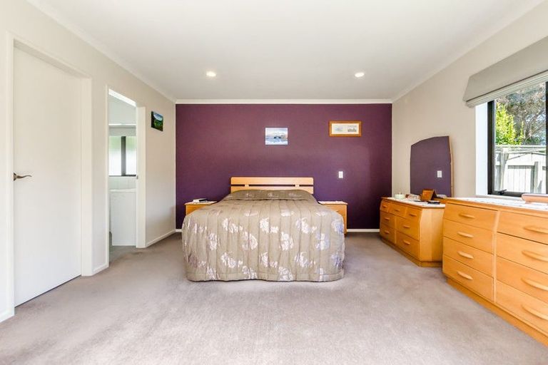 Photo of property in 23 Consort Close, Paraparaumu Beach, Paraparaumu, 5032