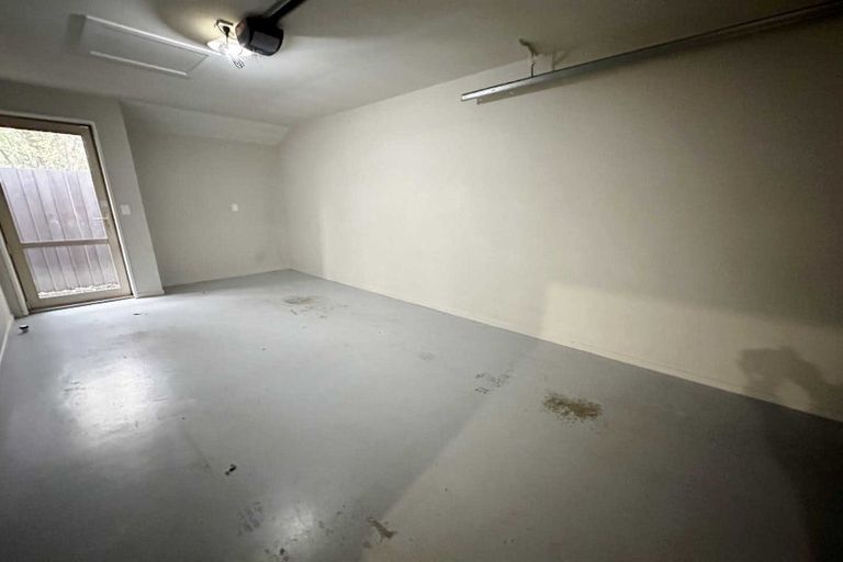 Photo of property in 42 Thackeray Place, Waltham, Christchurch, 8023