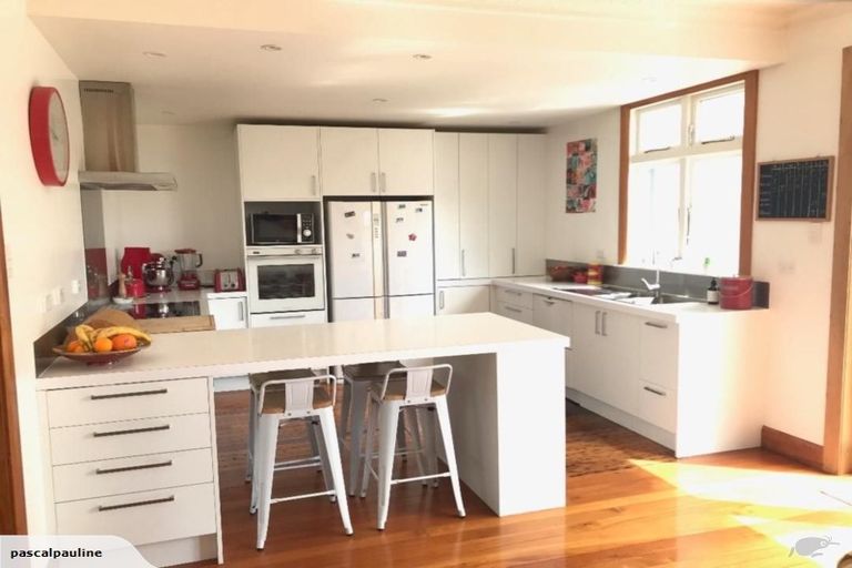 Photo of property in 105b Pahiatua Street, Hokowhitu, Palmerston North, 4410