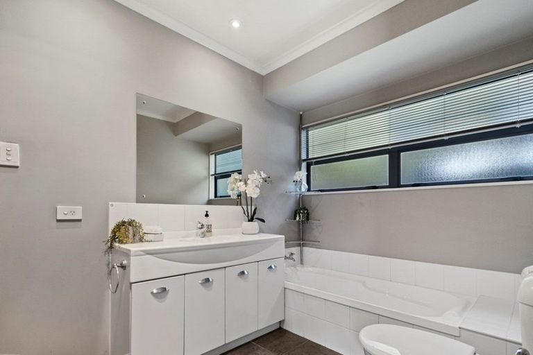 Photo of property in 30 Macmillan Street, Katikati, 3129