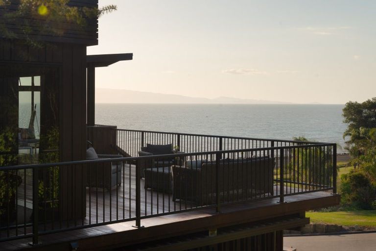 Photo of property in 8 Ngarimu Heights Row, Ngarimu Bay, Thames, 3575