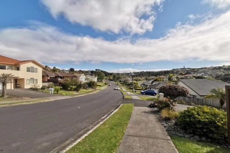 Photo of property in 1/64 Stredwick Drive, Torbay, Auckland, 0630
