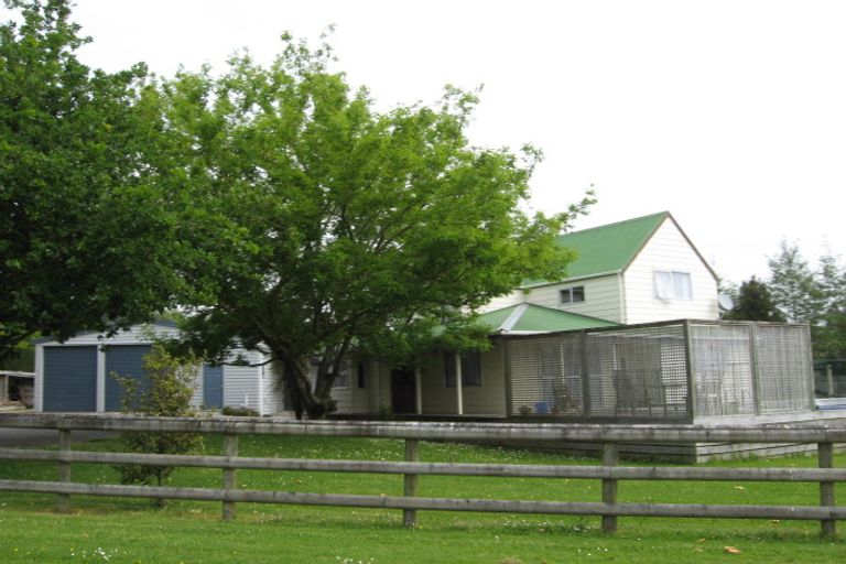 Photo of property in 14 Sarah Todd Lane, Waimauku, 0812