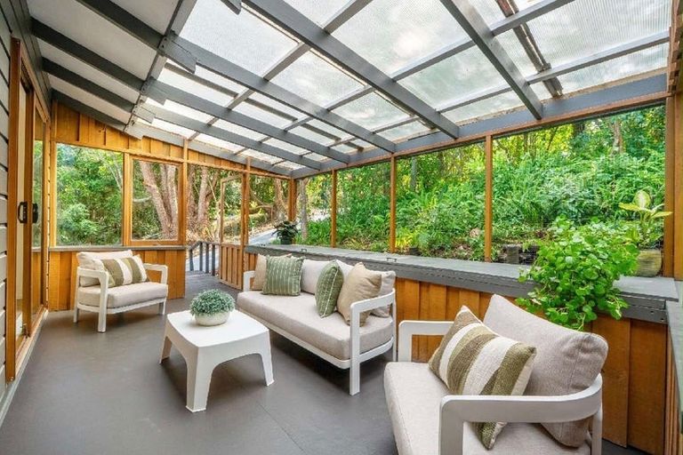 Photo of property in 32 Rosecamp Road, Beach Haven, Auckland, 0626