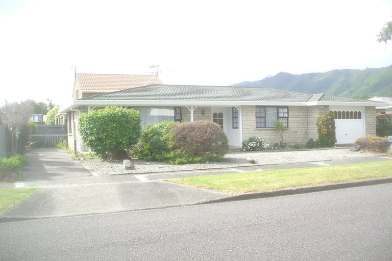 Photo of property in 50 Andrew Street, Waikanae, 5036