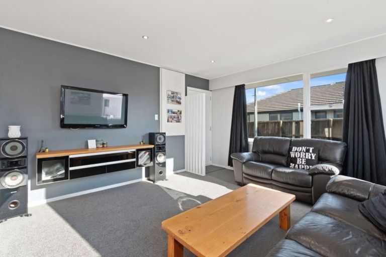 Photo of property in 2/182 Bowhill Road, New Brighton, Christchurch, 8083