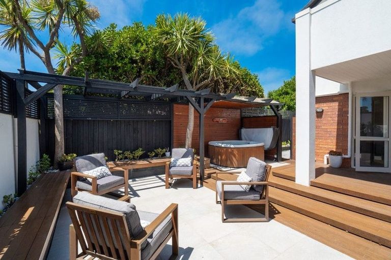 Photo of property in 18 Driftwood Lane, Waimairi Beach, Christchurch, 8083