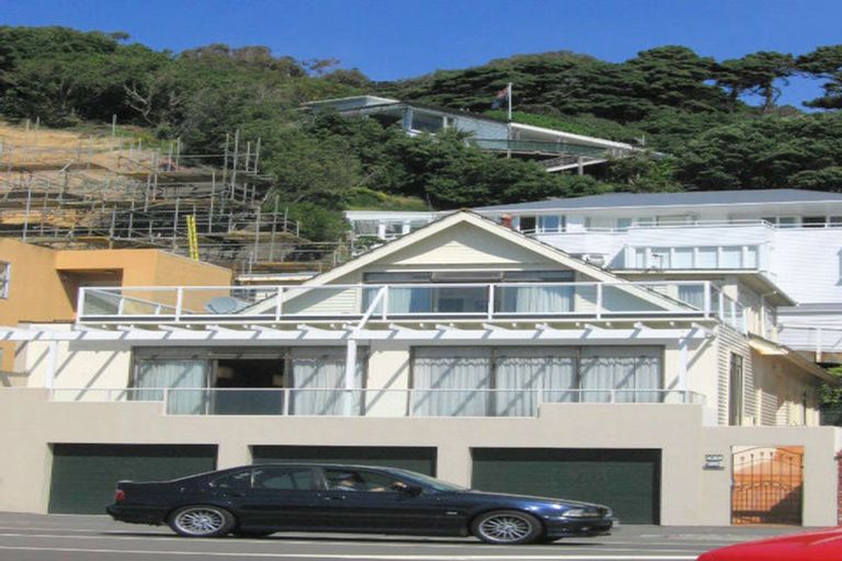 Photo of property in 338 Oriental Parade, Oriental Bay, Wellington, 6011
