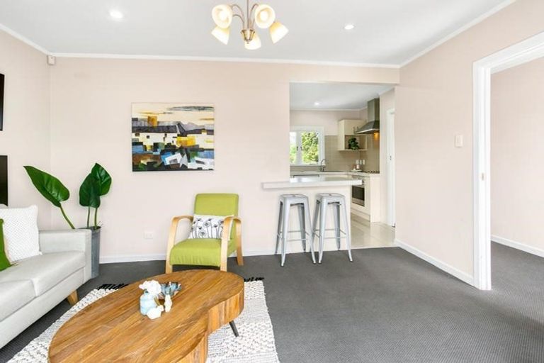 Photo of property in 24 Northall Road, New Lynn, Auckland, 0600