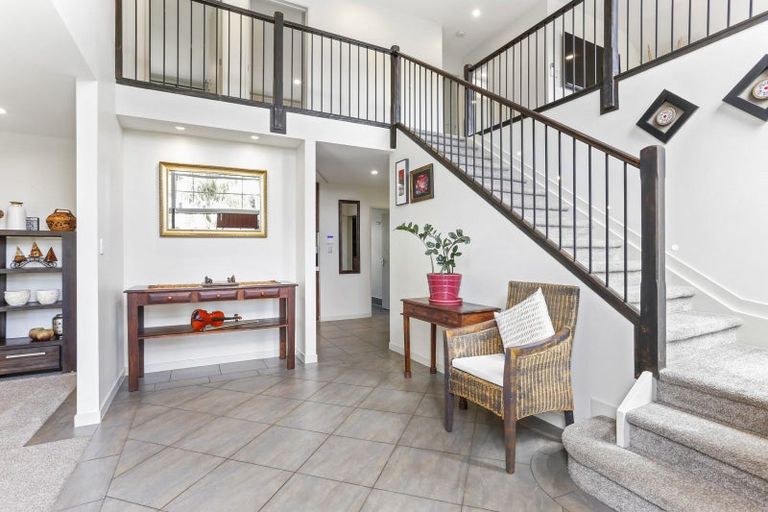 Photo of property in 70 Saddleback Rise, Murrays Bay, Auckland, 0630