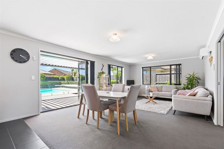 Photo of property in 11 Foxbury Court, Rototuna North, Hamilton, 3210