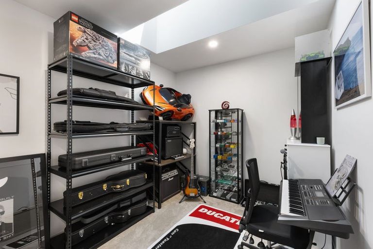 Photo of property in 22 Arran Point Parade, Orewa, 0931