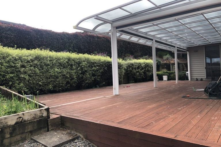 Photo of property in 14 Hilton Close, Fairview Heights, Auckland, 0632