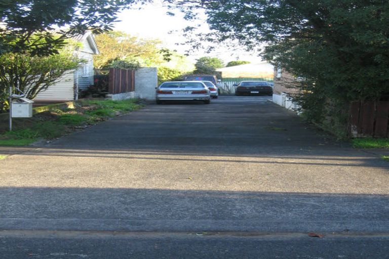 Photo of property in 2/9 Hamilton Road, Papatoetoe, Auckland, 2025