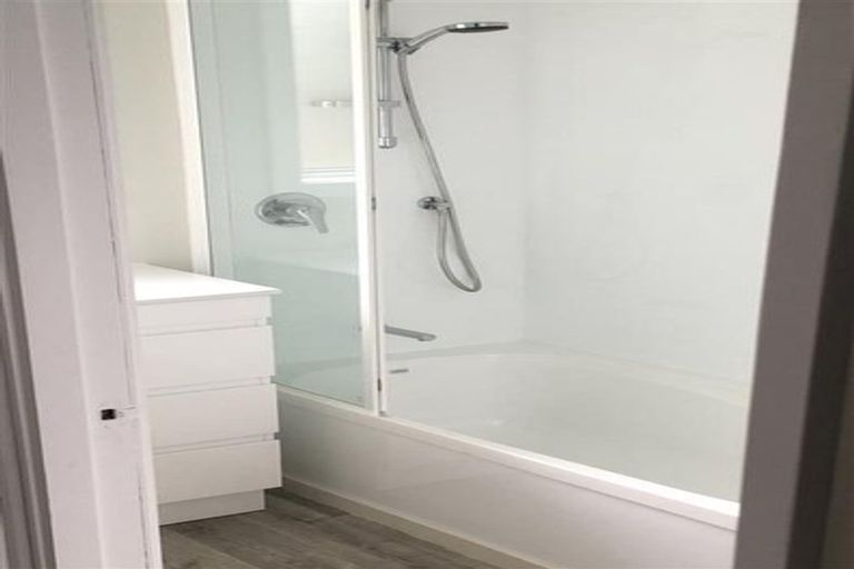 Photo of property in 1 Selsey Lane, Manurewa, Auckland, 2102