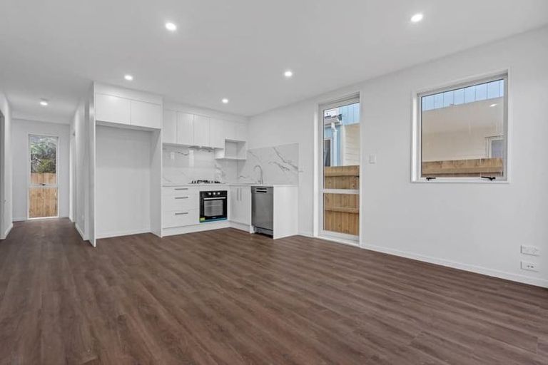 Photo of property in 305e Porchester Road, Takanini, 2112