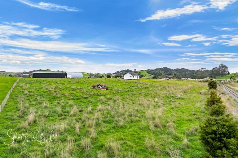 Photo of property in 32a Swamp Road, Mareretu, Maungaturoto, 0571